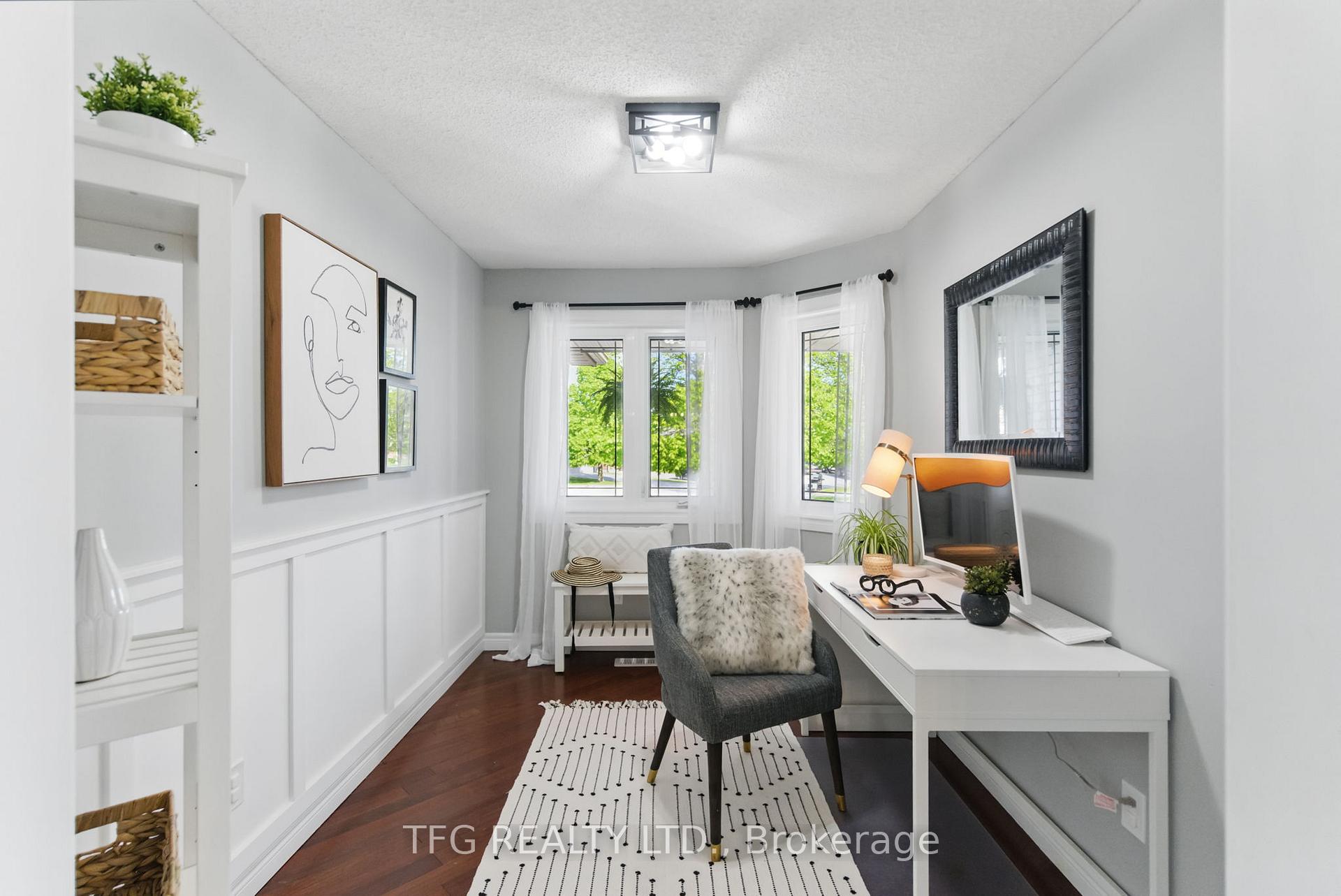 Photo 4 of 52 Barron Court, Clarington, Courtice — HOMEH