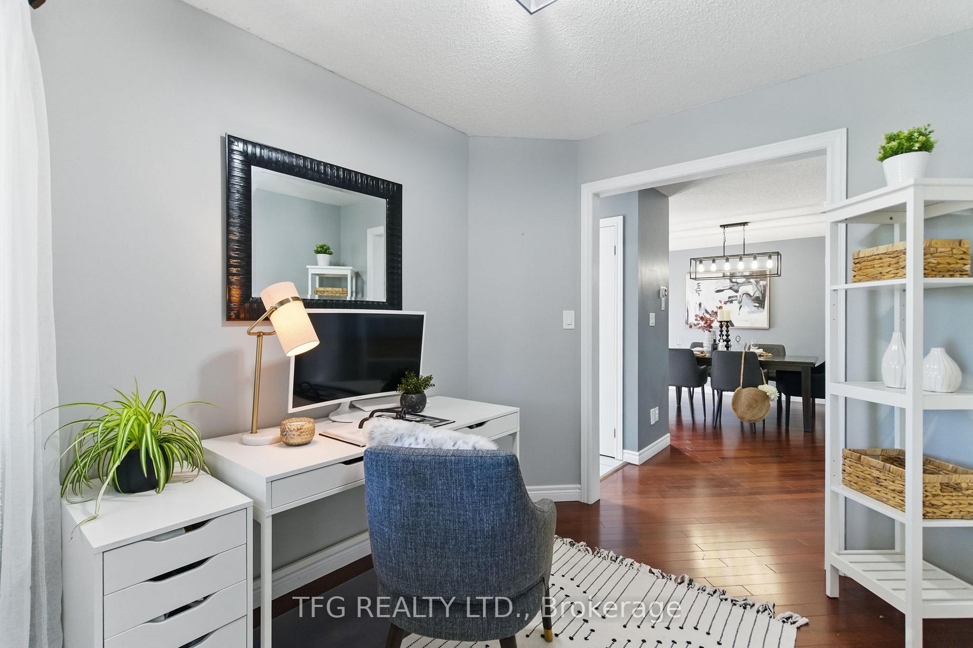 Photo 5 of 52 Barron Court, Clarington, Courtice — HOMEH