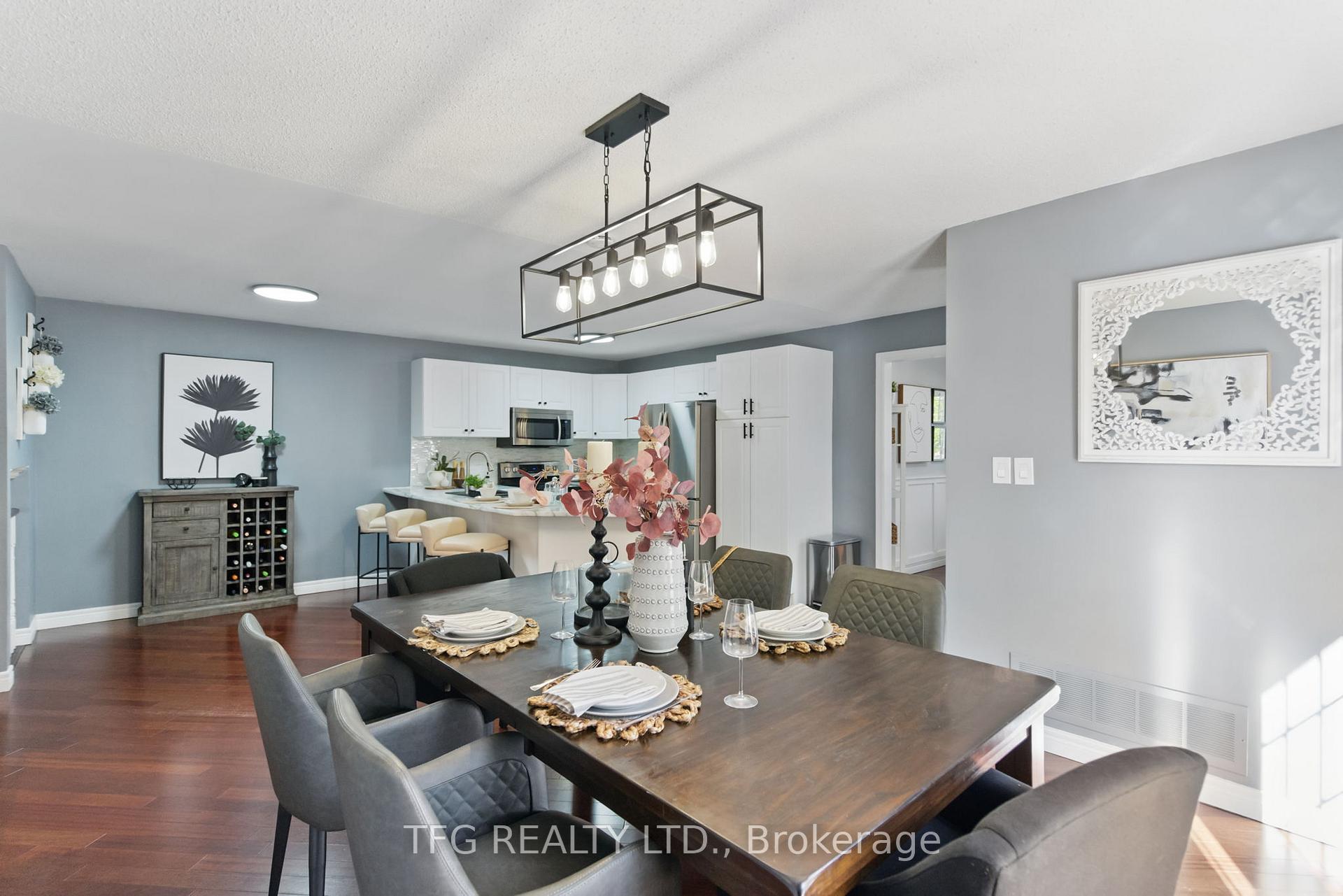 Photo 8 of 52 Barron Court, Clarington, Courtice — HOMEH