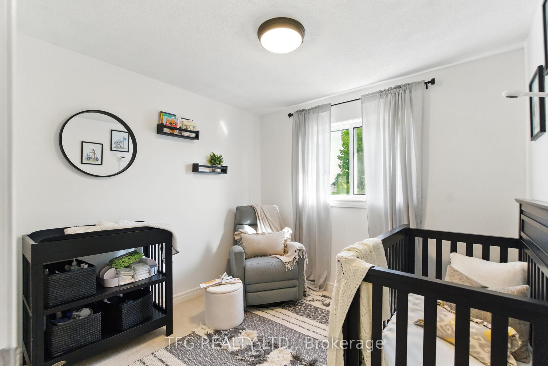 Photo 24 of 52 Barron Court, Clarington, Courtice — HOMEH