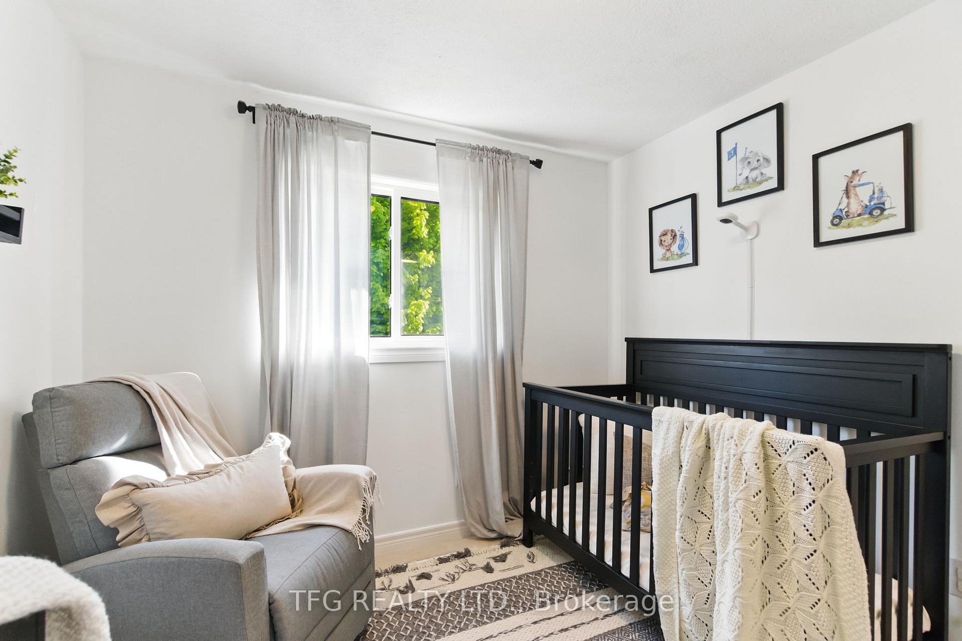Photo 25 of 52 Barron Court, Clarington, Courtice — HOMEH