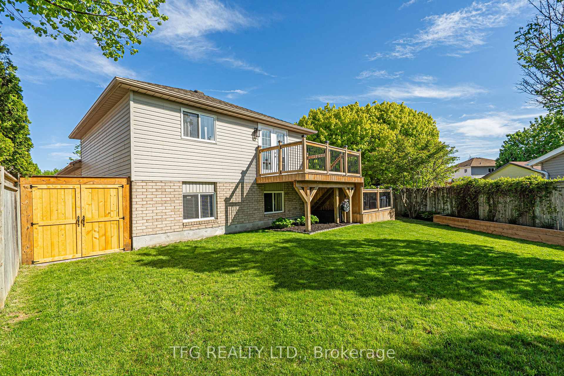 Photo 33 of 52 Barron Court, Clarington, Courtice — HOMEH