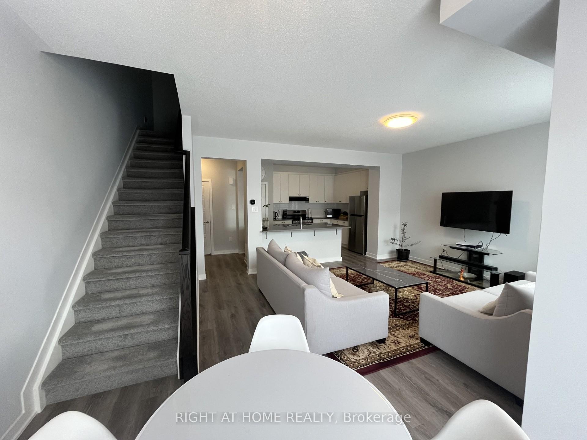 Photo 11 of 77 Lignite Private, Ottawa, Barrhaven - Heritage Park — HOMEH