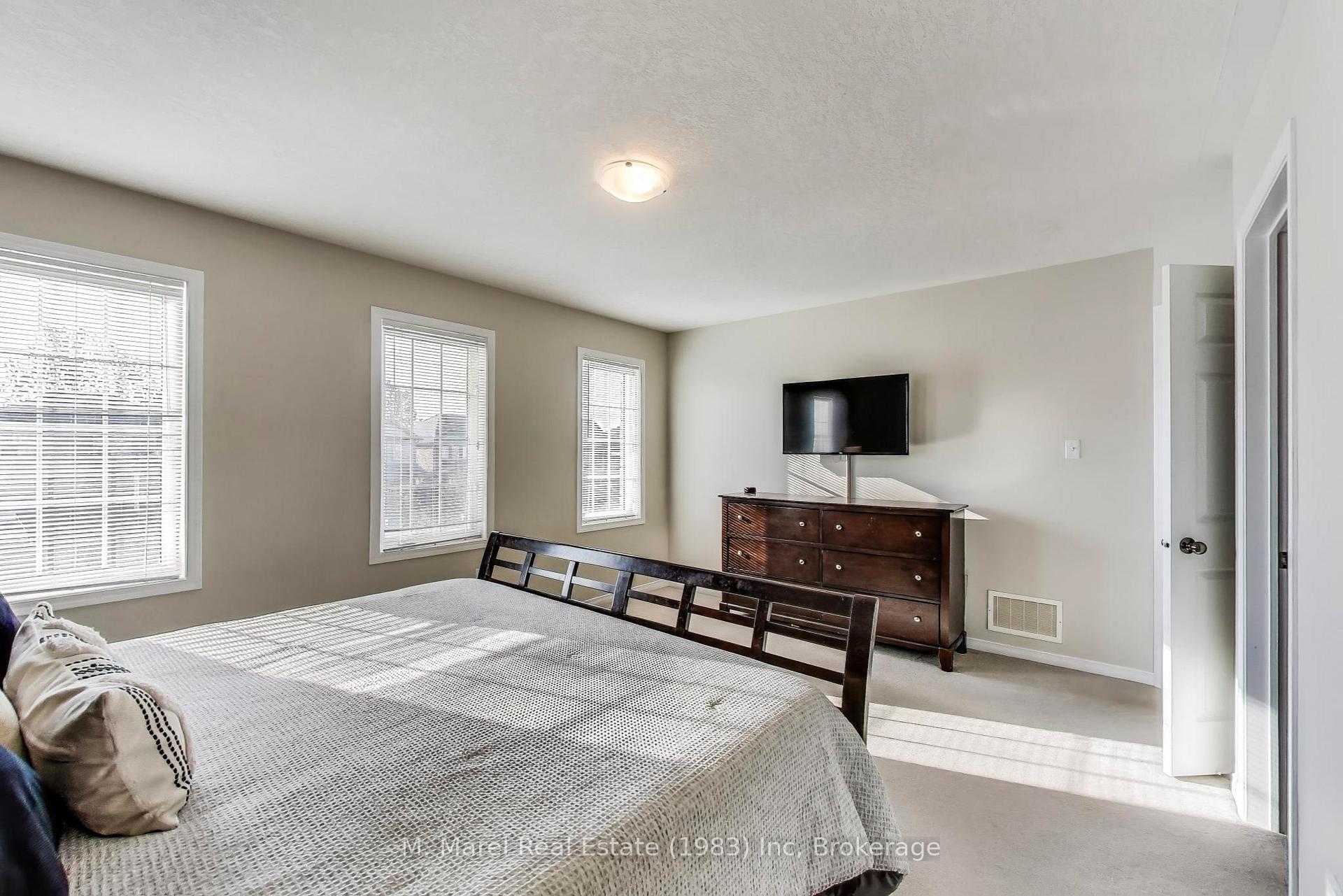 Photo 18 of 74 Bradley Avenue, Hamilton, Binbrook — HOMEH