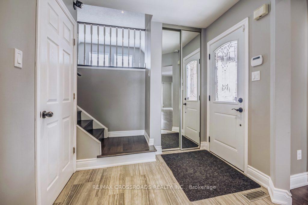 Photo 2 of 34 Noake Crescent, Ajax, Central — HOMEH