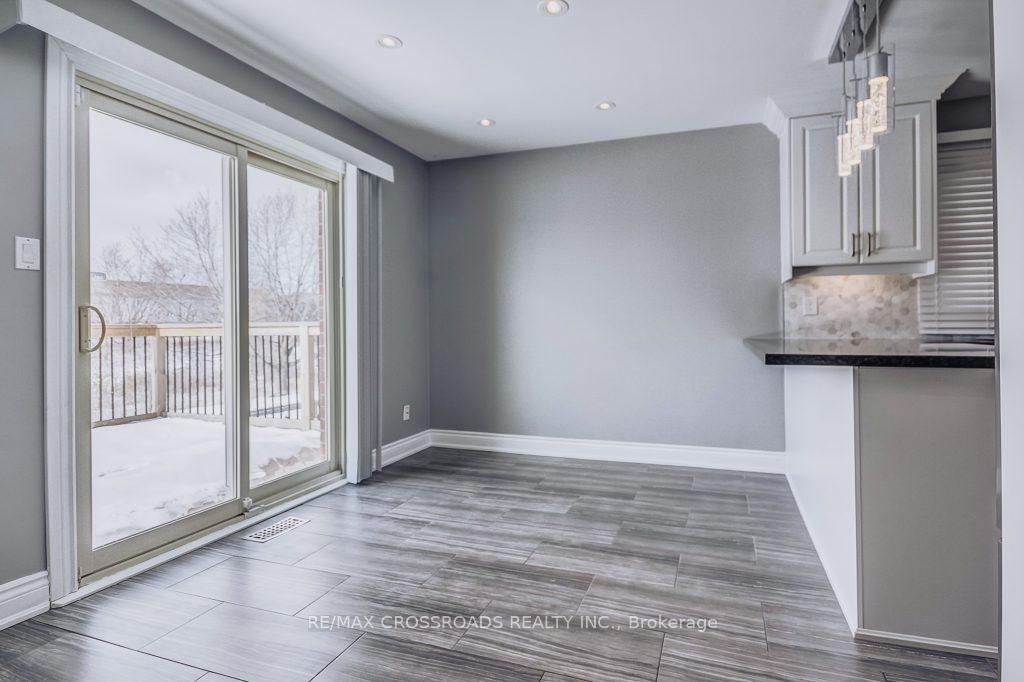 Photo 9 of 34 Noake Crescent, Ajax, Central — HOMEH