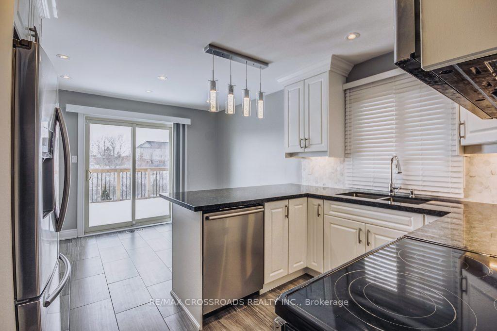 Photo 14 of 34 Noake Crescent, Ajax, Central — HOMEH