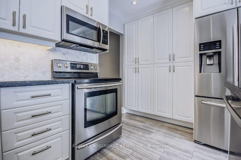 Photo 7 of 34 Noake Crescent, Ajax, Central — HOMEH