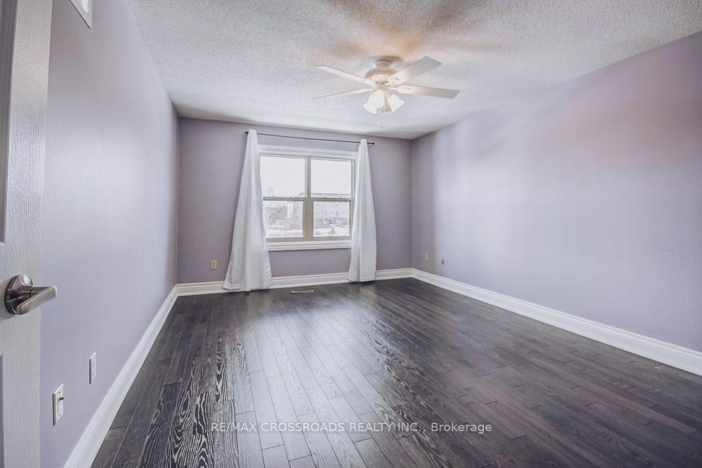 Photo 10 of 34 Noake Crescent, Ajax, Central — HOMEH