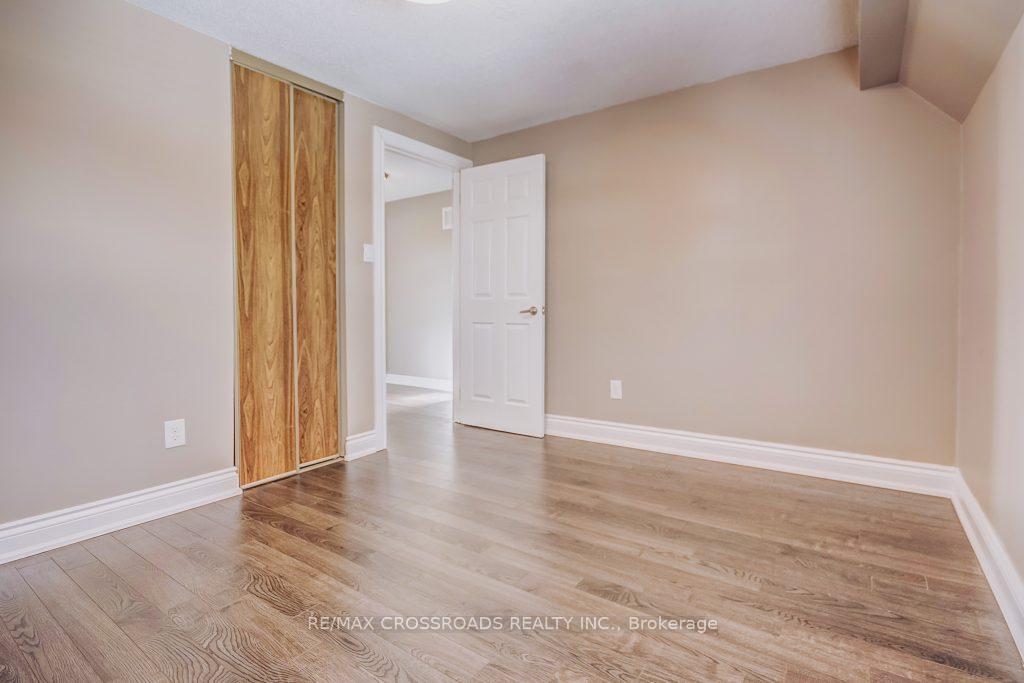 Photo 17 of 34 Noake Crescent, Ajax, Central — HOMEH