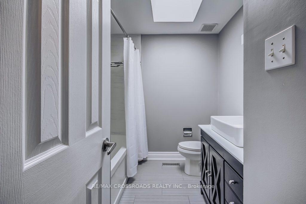 Photo 18 of 34 Noake Crescent, Ajax, Central — HOMEH