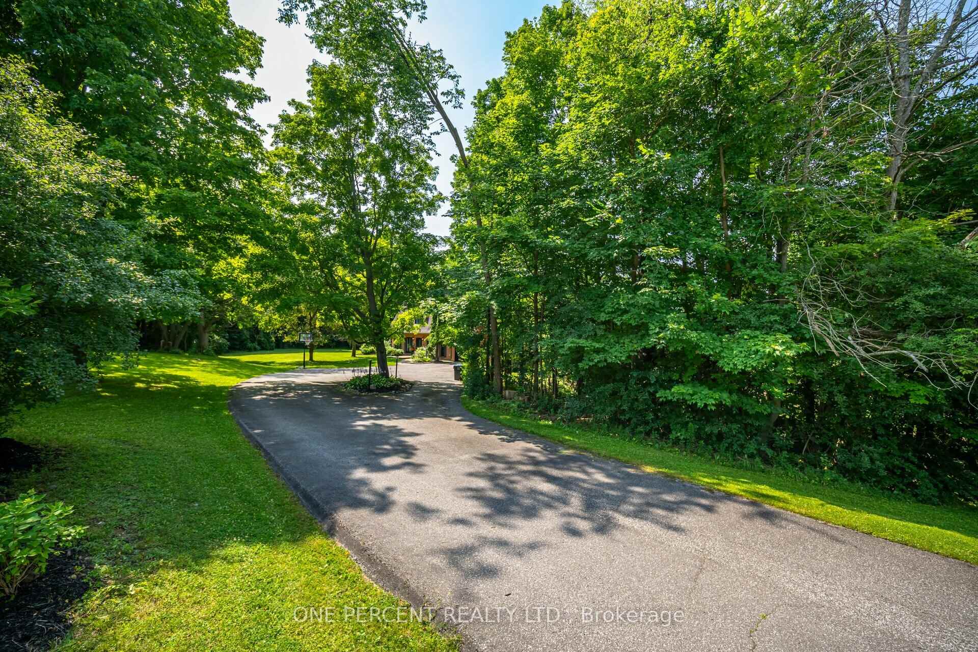 Photo 3 of 70 Palmer Circle, Caledon, Palgrave — HOMEH