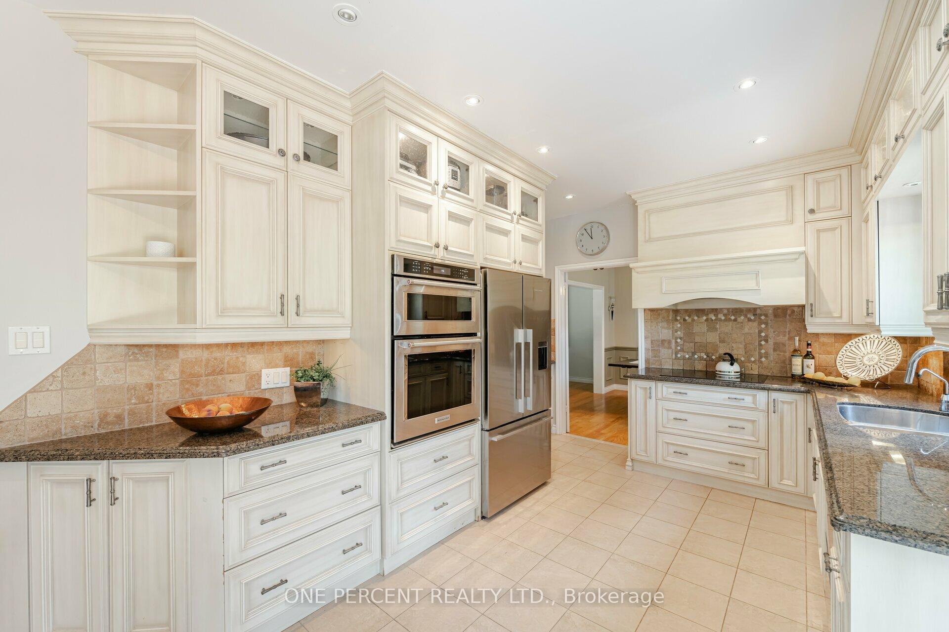 Photo 12 of 70 Palmer Circle, Caledon, Palgrave — HOMEH