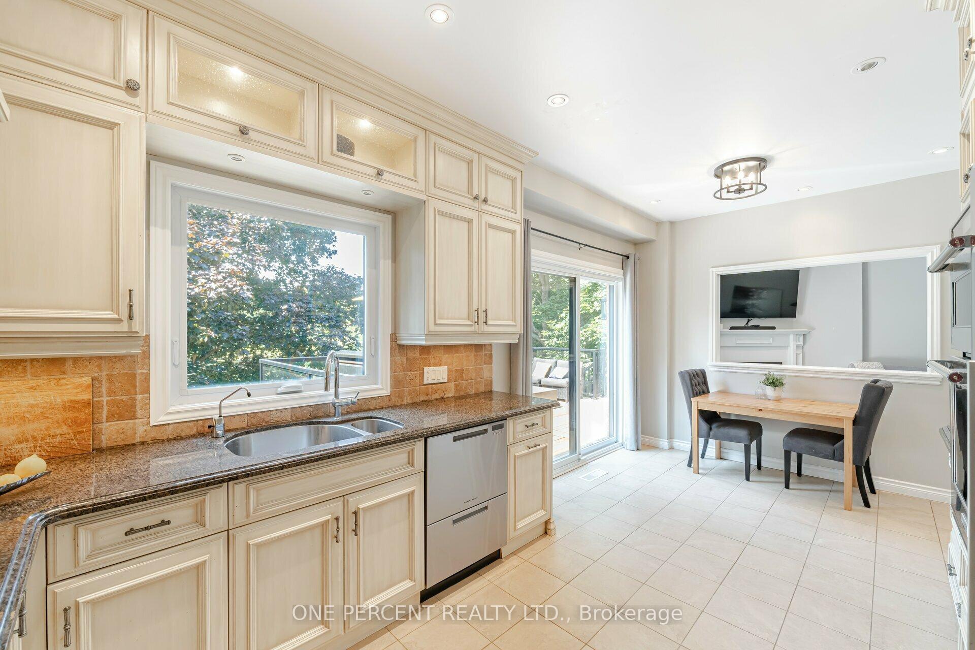 Photo 13 of 70 Palmer Circle, Caledon, Palgrave — HOMEH