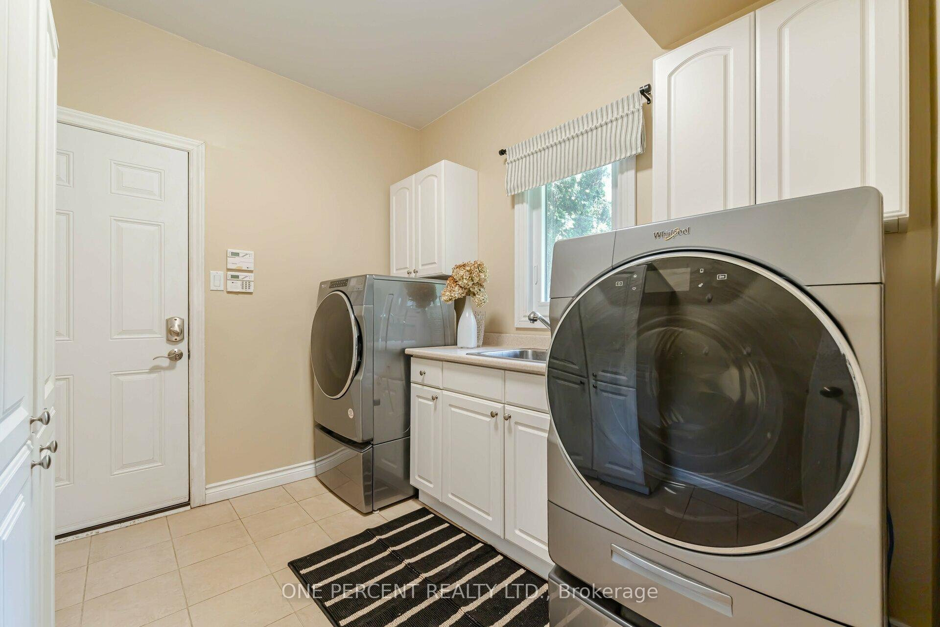 Photo 20 of 70 Palmer Circle, Caledon, Palgrave — HOMEH