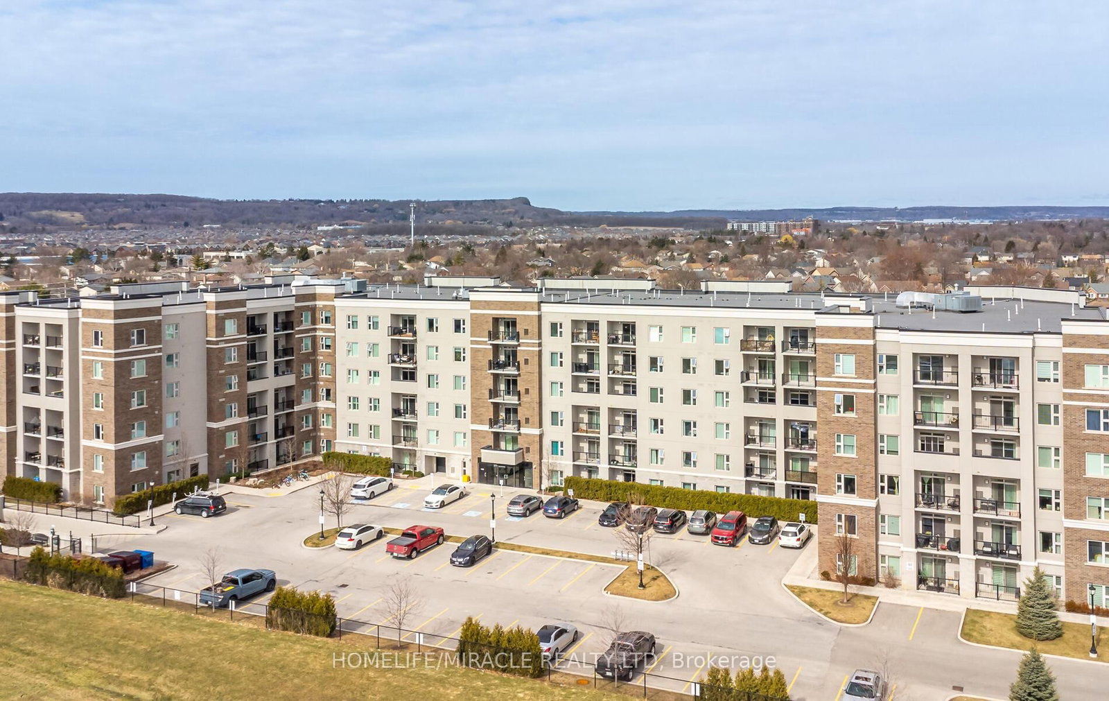 Photo 2 of Unit 116, 610 Farmstead Dr, Milton, Willmott — HOMEH