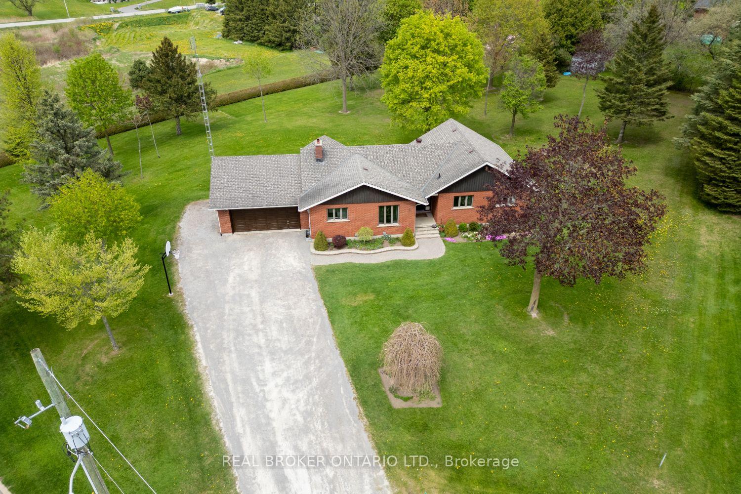 Photo 3 of 5 Hillside Court, Clarington, Rural Clarington — HOMEH