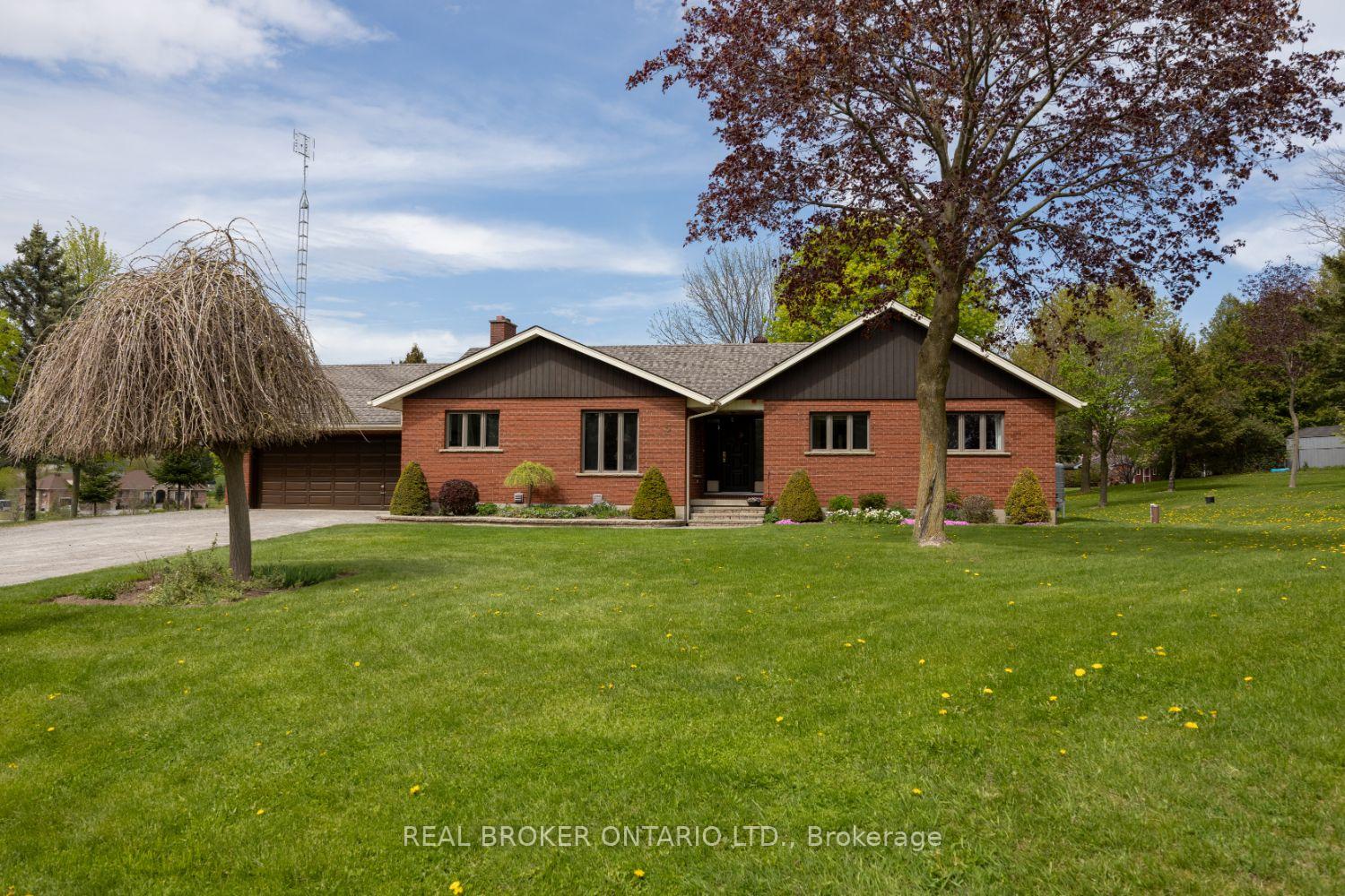 Photo 4 of 5 Hillside Court, Clarington, Rural Clarington — HOMEH