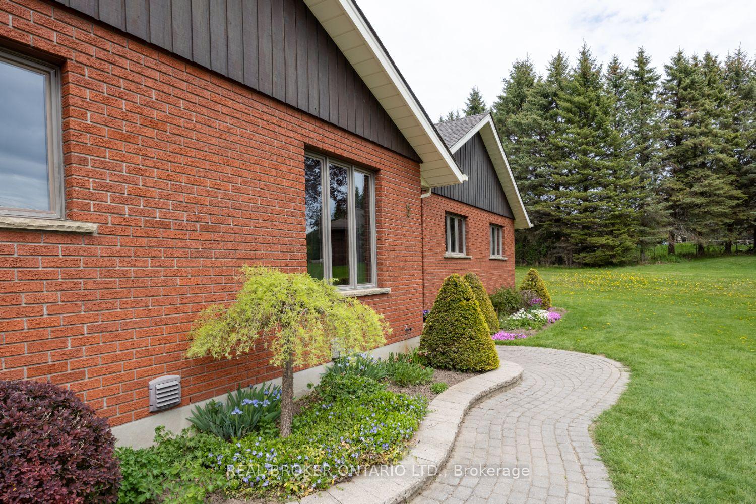 Photo 6 of 5 Hillside Court, Clarington, Rural Clarington — HOMEH