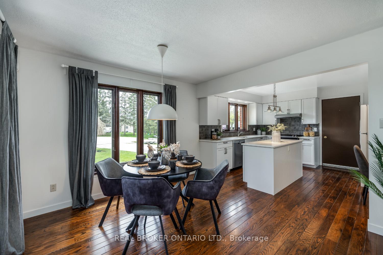 Photo 12 of 5 Hillside Court, Clarington, Rural Clarington — HOMEH