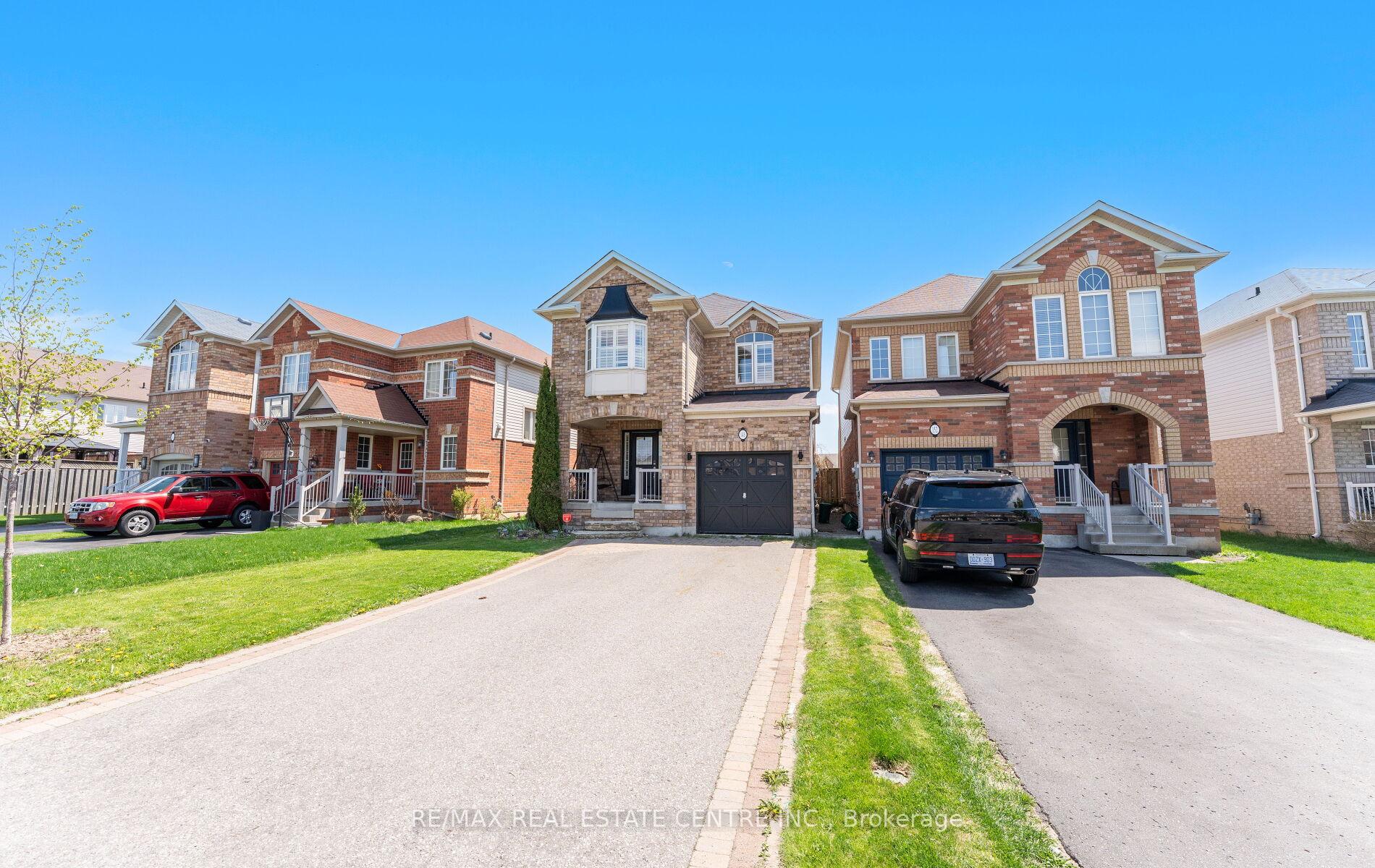 Photo 4 of 148 Bathgate Crescent, Clarington, Courtice — HOMEH