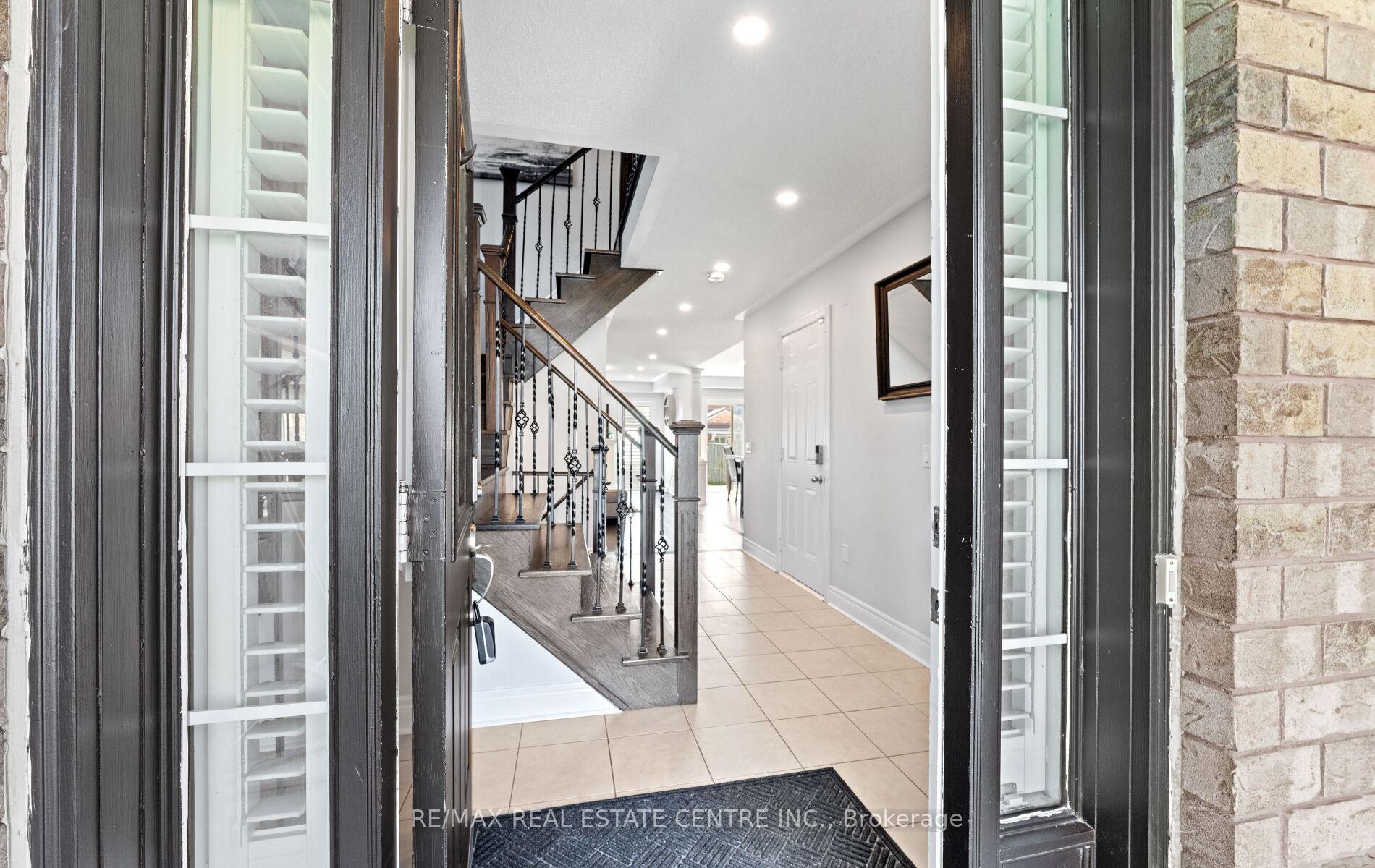 Photo 6 of 148 Bathgate Crescent, Clarington, Courtice — HOMEH