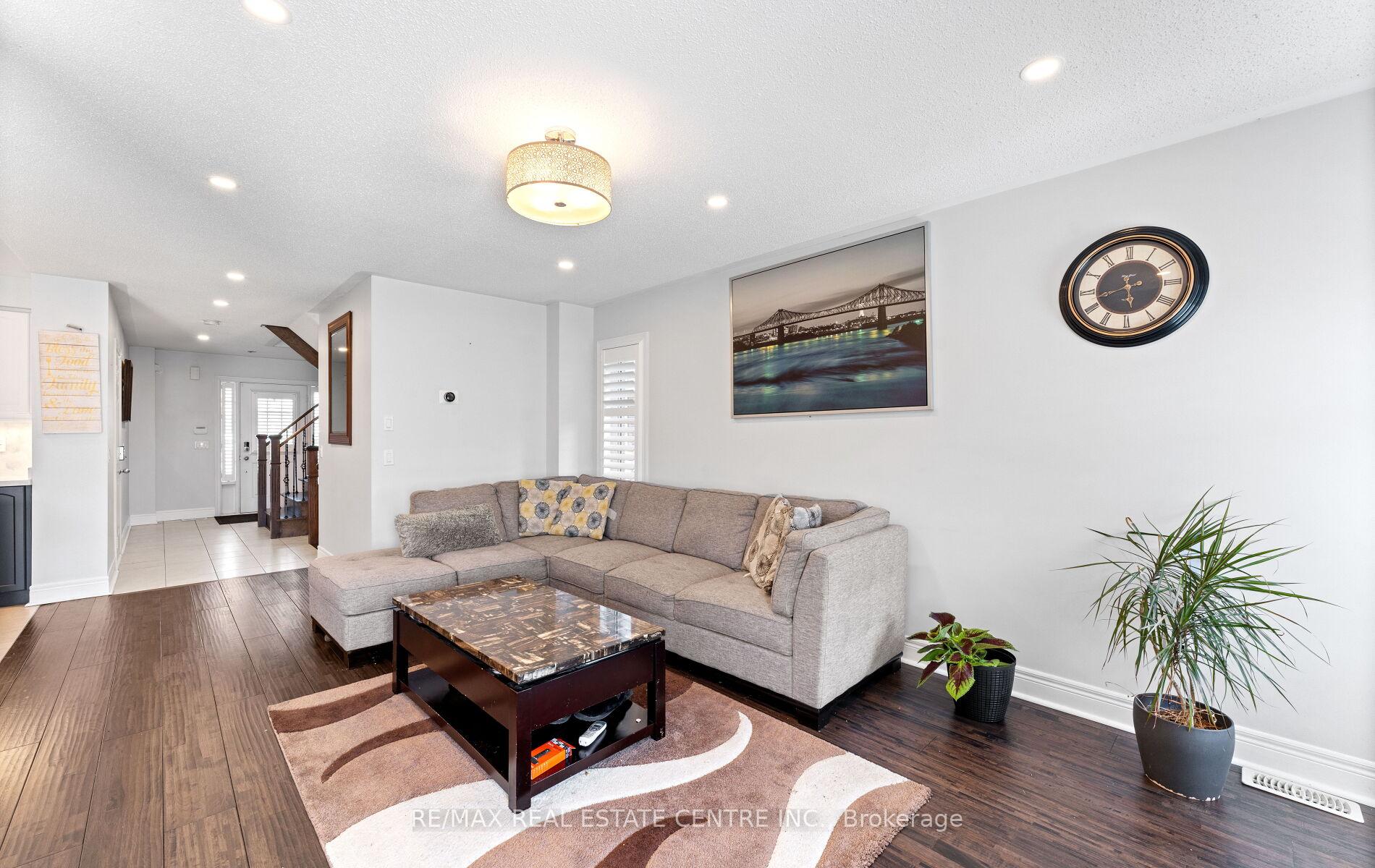 Photo 12 of 148 Bathgate Crescent, Clarington, Courtice — HOMEH