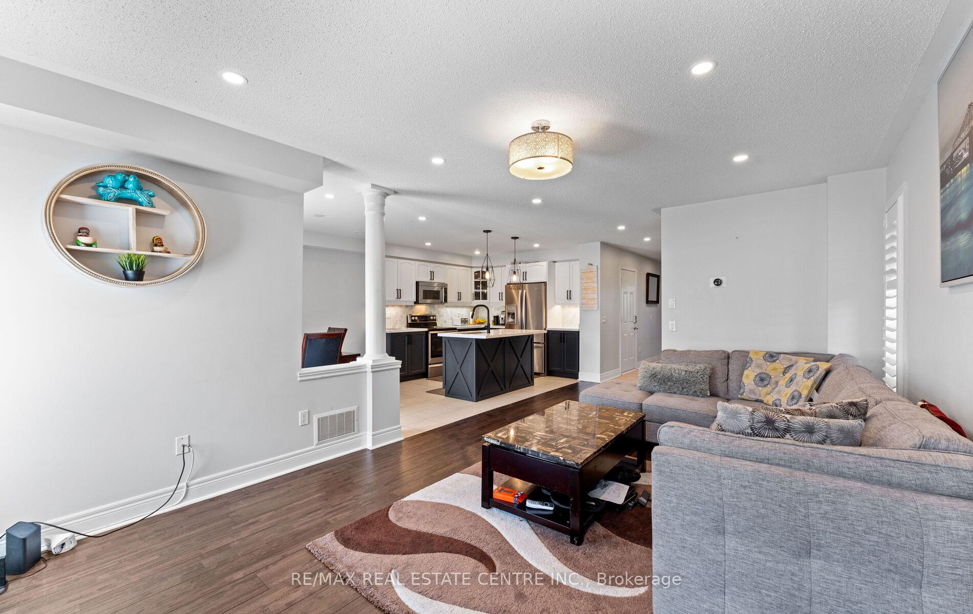 Photo 13 of 148 Bathgate Crescent, Clarington, Courtice — HOMEH
