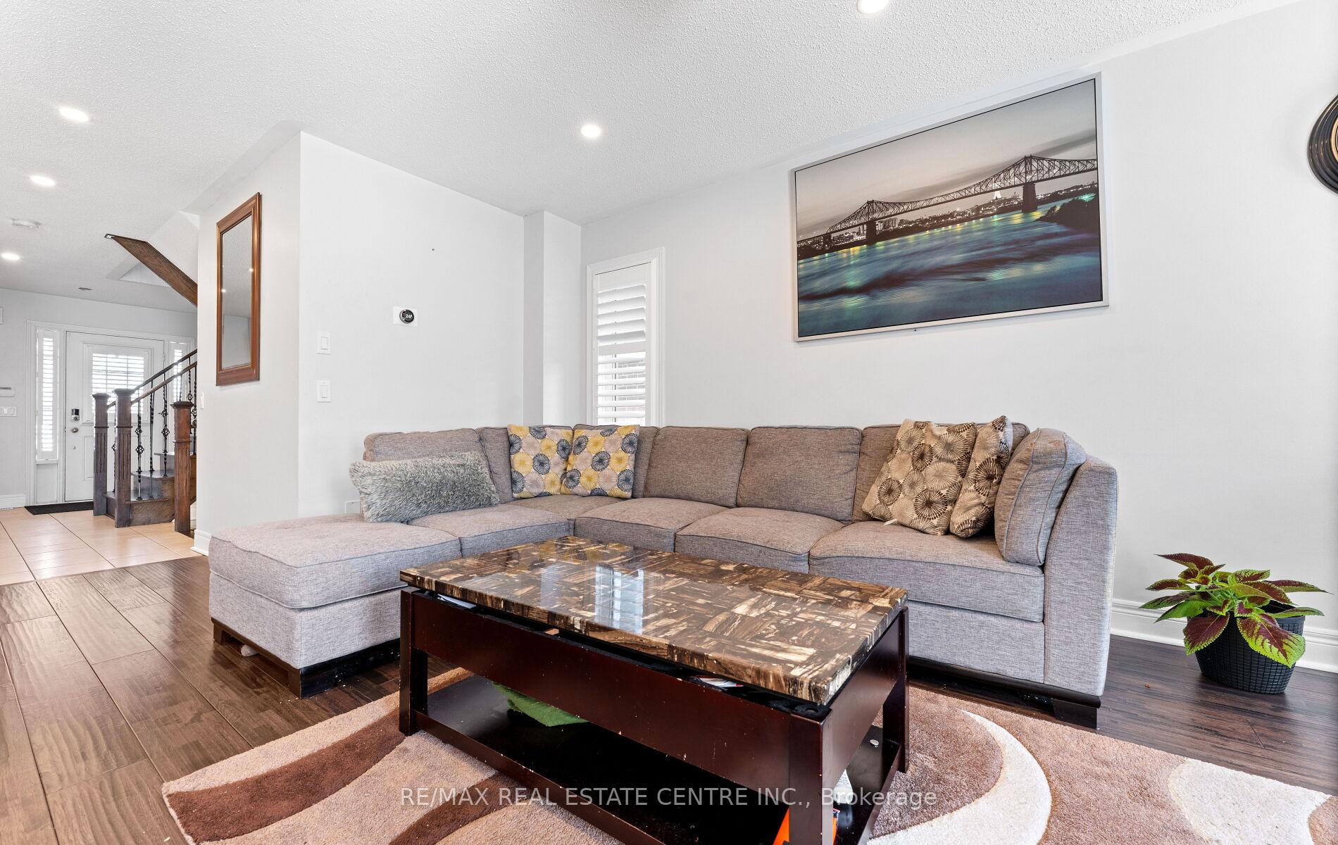 Photo 14 of 148 Bathgate Crescent, Clarington, Courtice — HOMEH