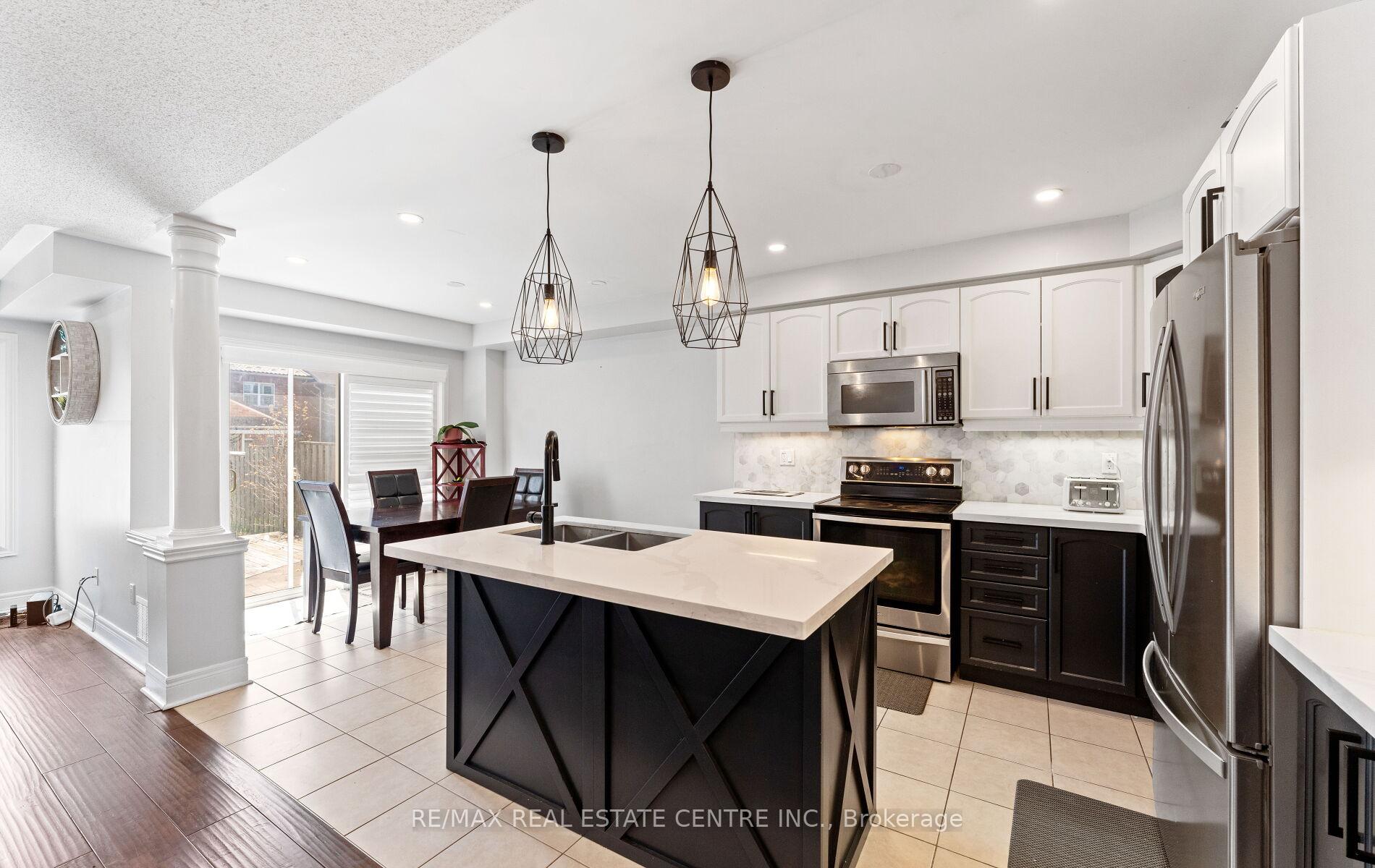 Photo 15 of 148 Bathgate Crescent, Clarington, Courtice — HOMEH