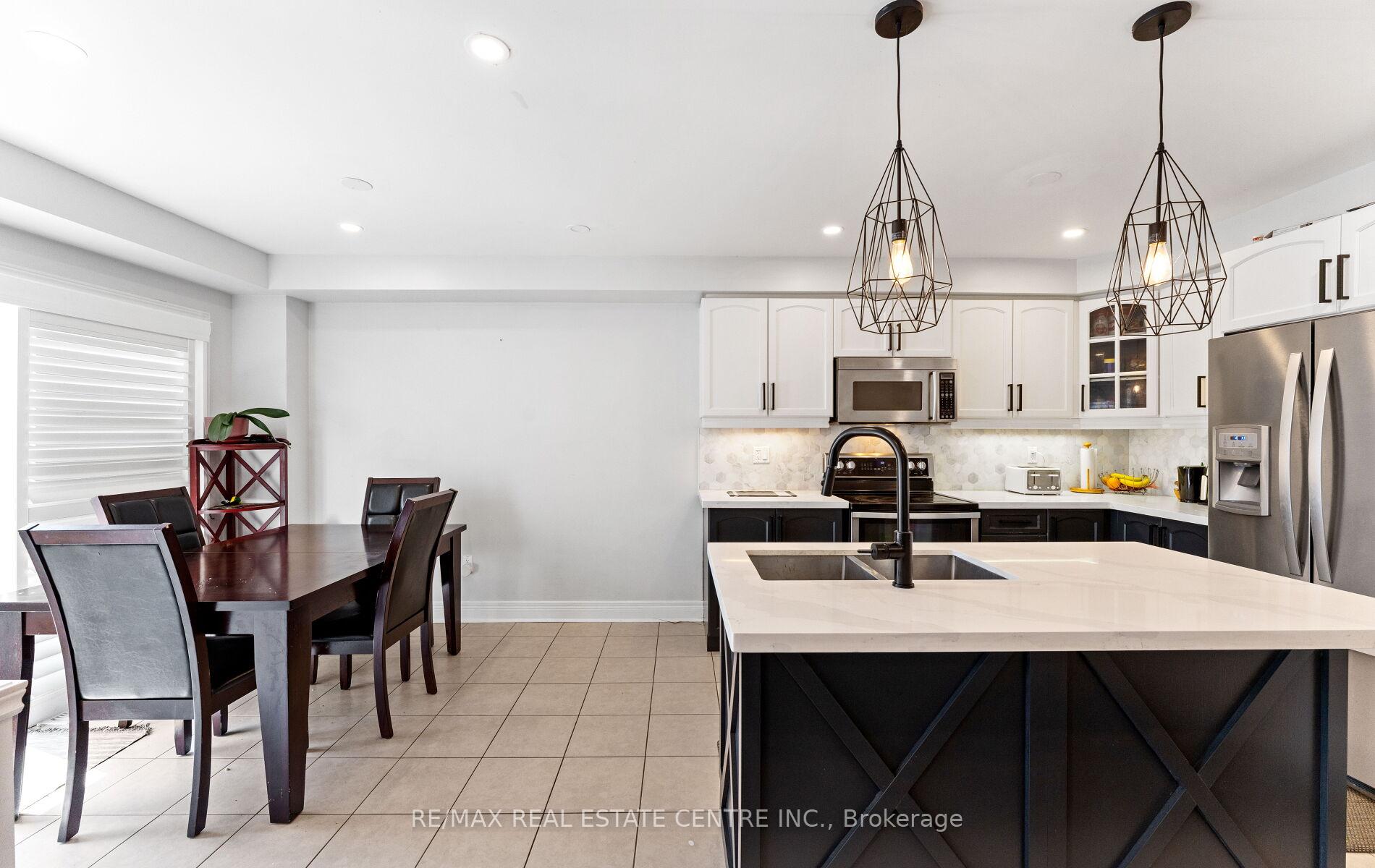 Photo 16 of 148 Bathgate Crescent, Clarington, Courtice — HOMEH
