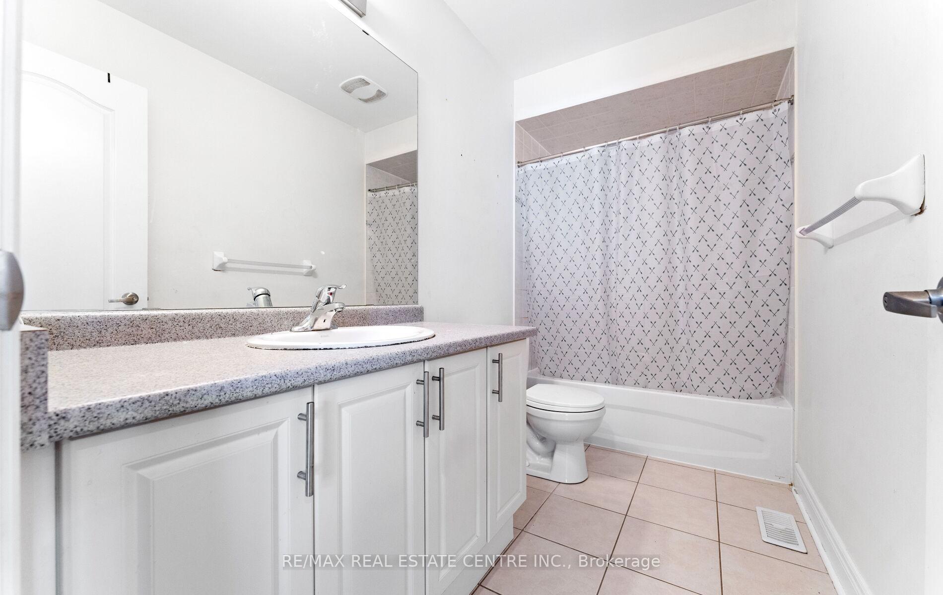Photo 38 of 148 Bathgate Crescent, Clarington, Courtice — HOMEH