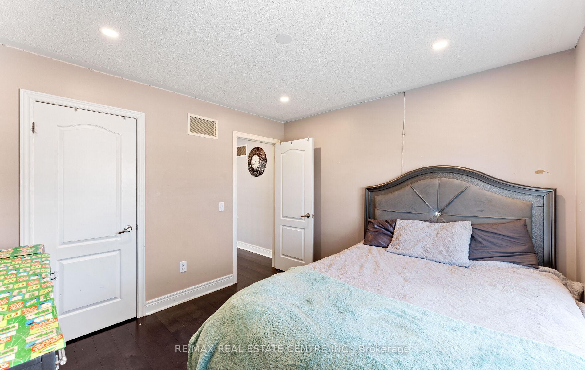 Photo 40 of 148 Bathgate Crescent, Clarington, Courtice — HOMEH