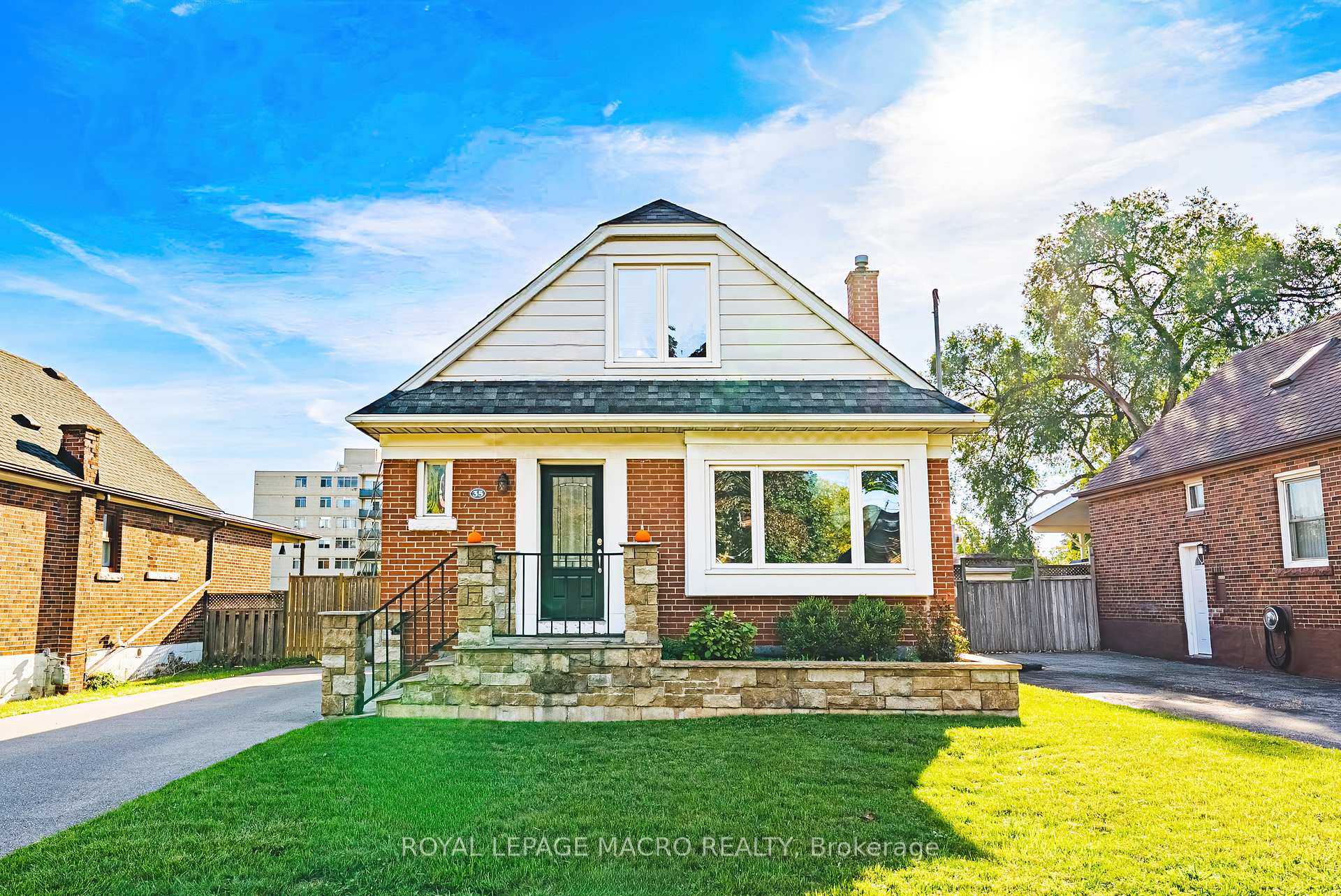 Photo 1 of 35 Ipswich Road, Hamilton, Bartonville — HOMEH
