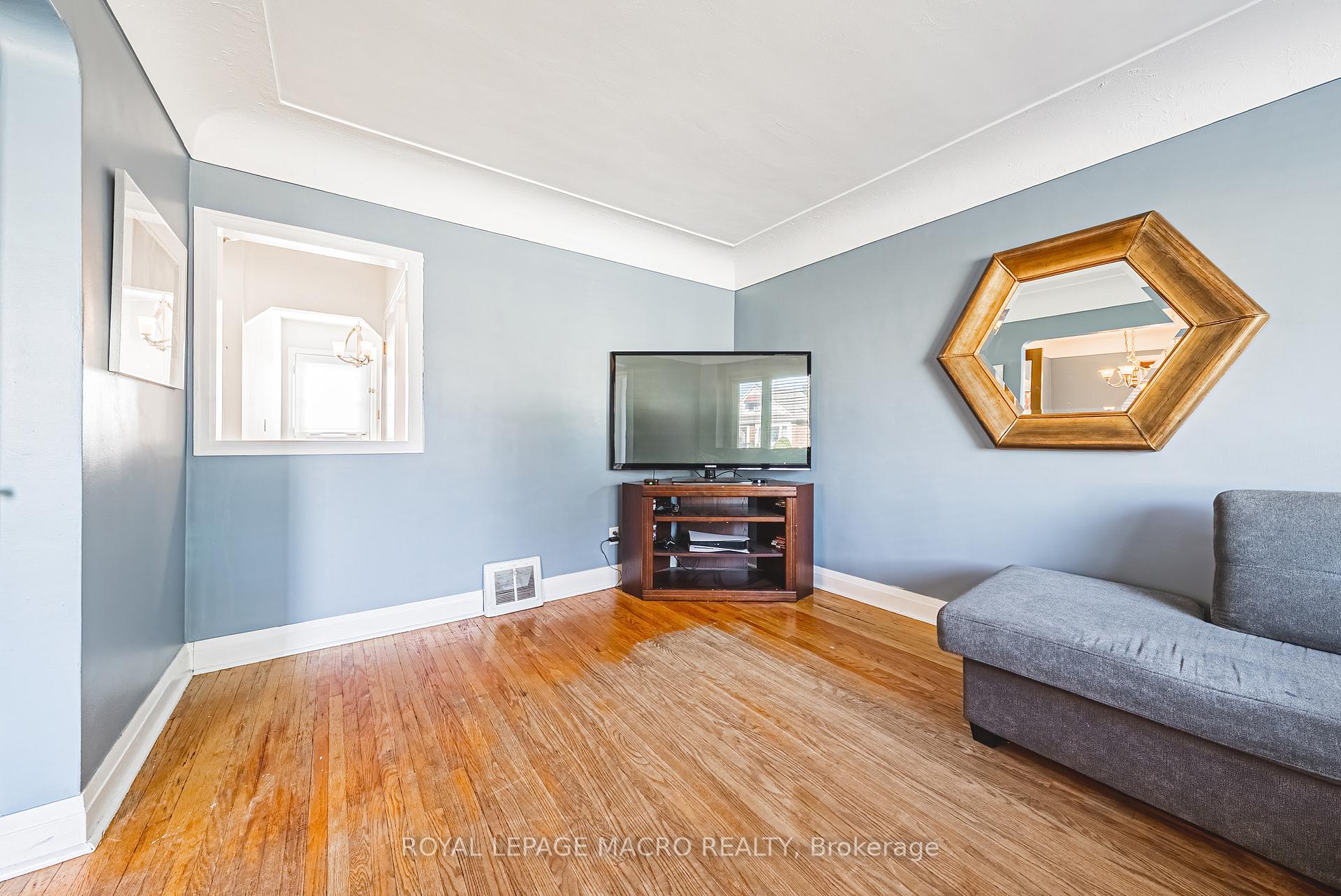 Photo 5 of 35 Ipswich Road, Hamilton, Bartonville — HOMEH