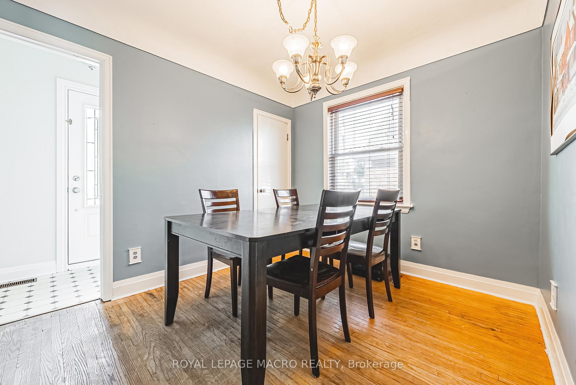 Photo 9 of 35 Ipswich Road, Hamilton, Bartonville — HOMEH