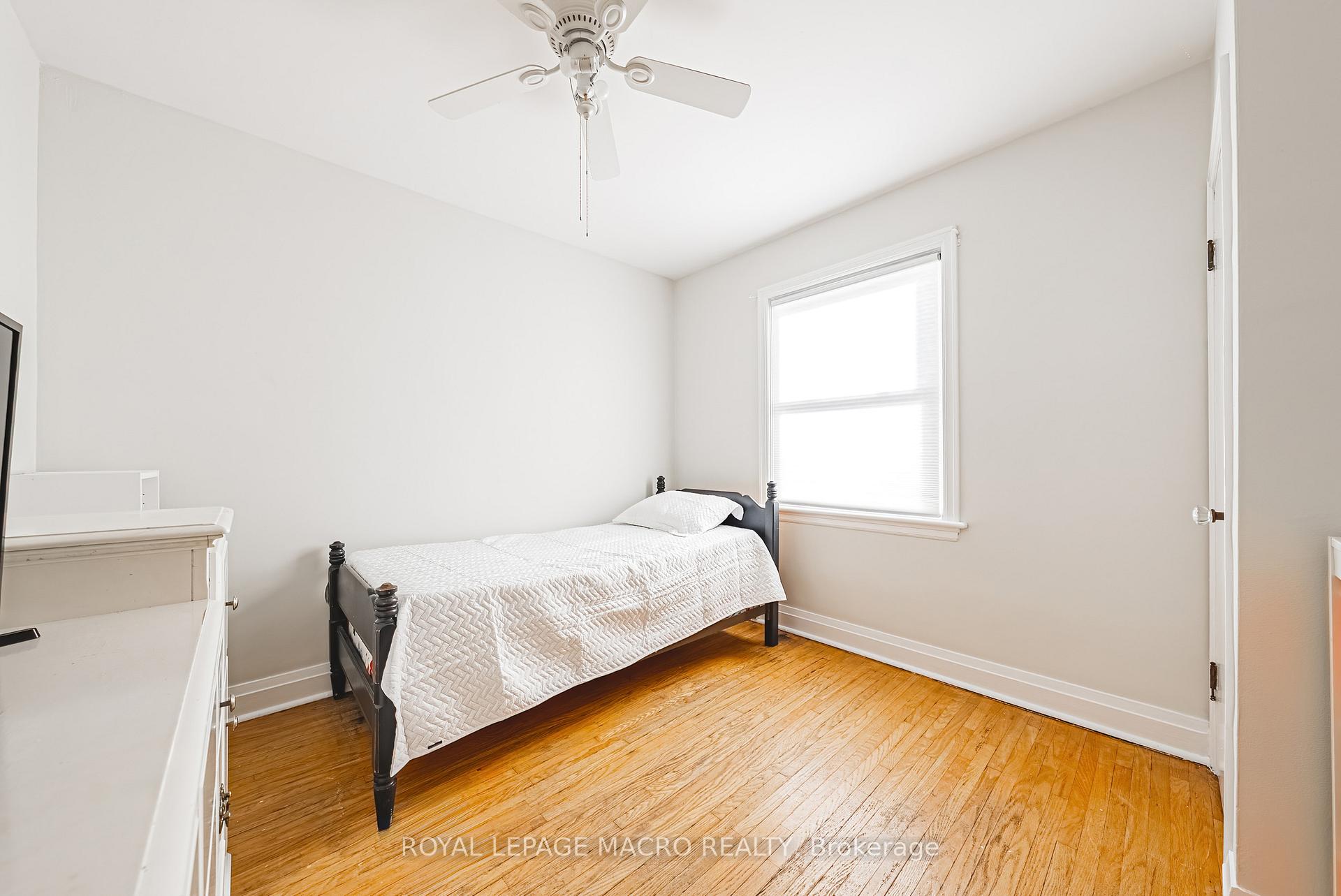 Photo 12 of 35 Ipswich Road, Hamilton, Bartonville — HOMEH