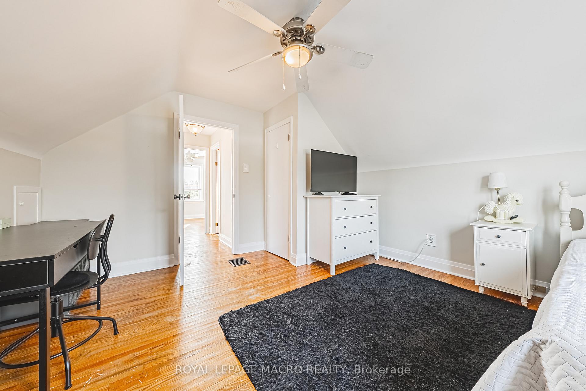 Photo 19 of 35 Ipswich Road, Hamilton, Bartonville — HOMEH