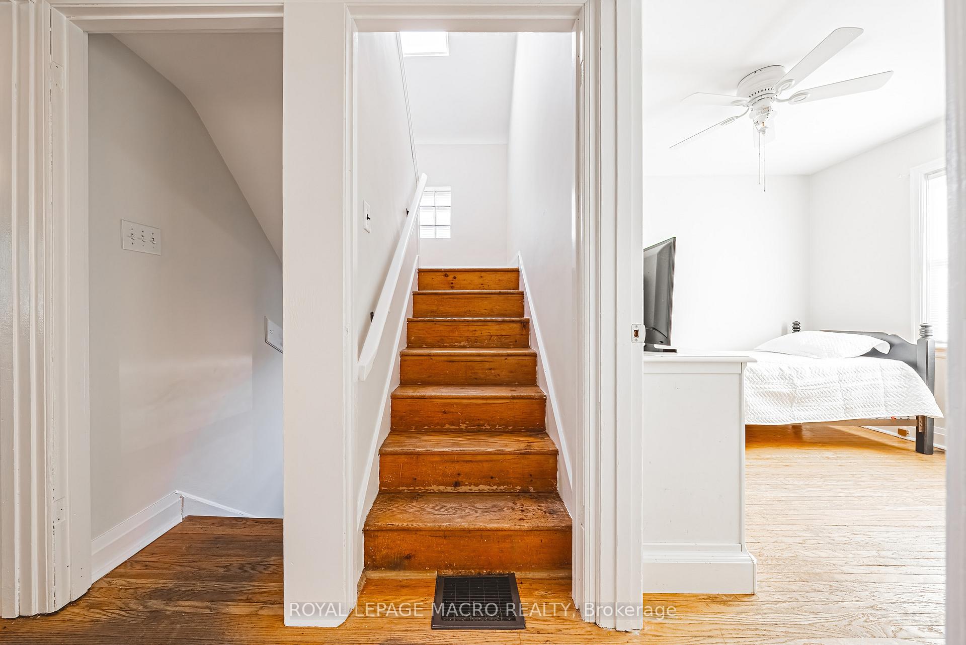 Photo 20 of 35 Ipswich Road, Hamilton, Bartonville — HOMEH