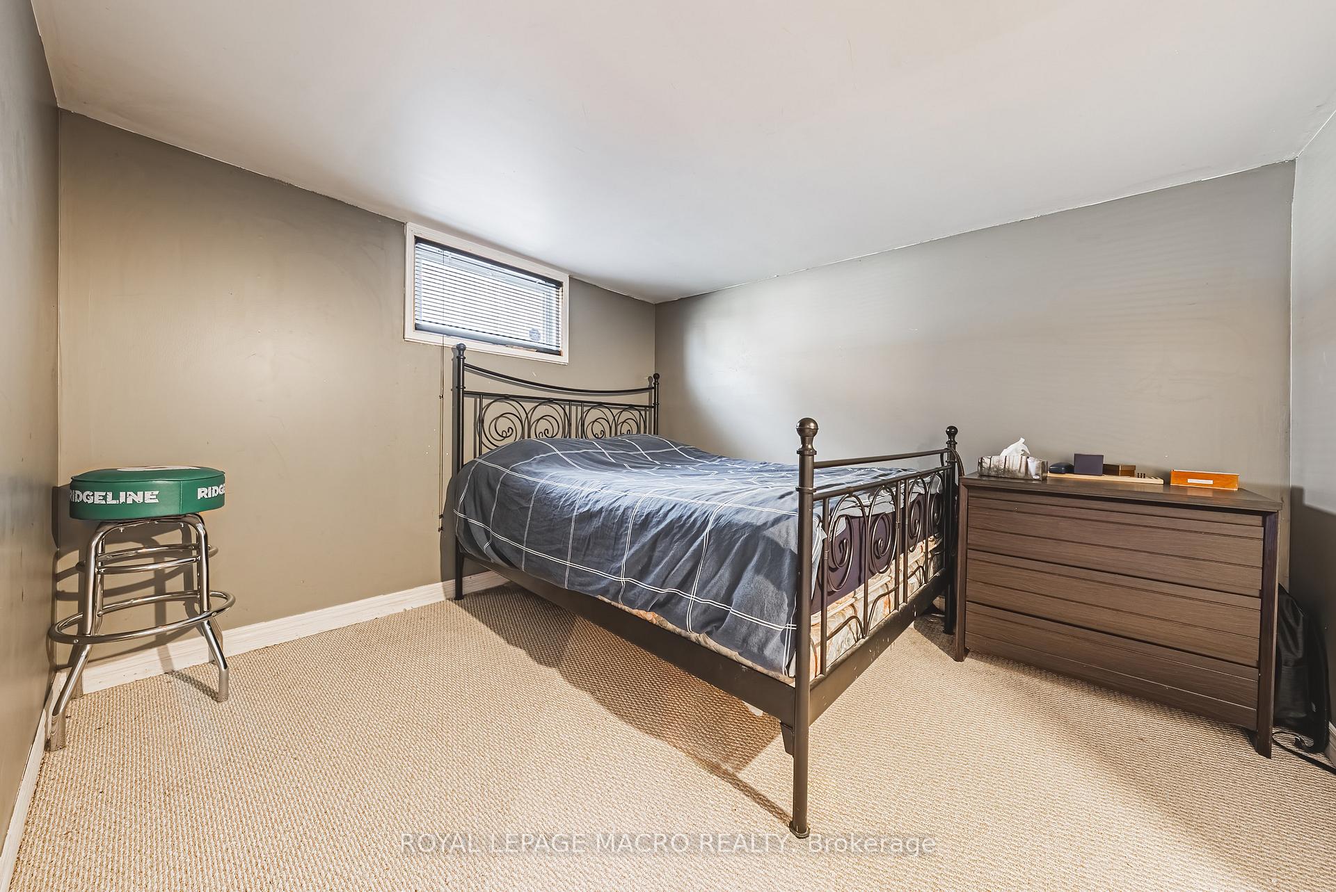 Photo 23 of 35 Ipswich Road, Hamilton, Bartonville — HOMEH