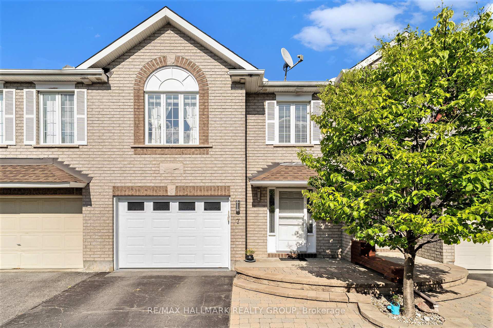 Photo 1 of 7 Maple Park Private, Ottawa, Upper Hunt Club — HOMEH