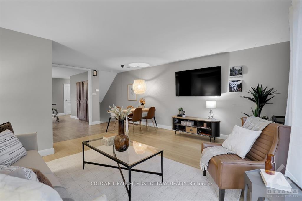 Photo 2 of 809 Maplewood Avenue, Ottawa, Queensway Terrace North — HOMEH