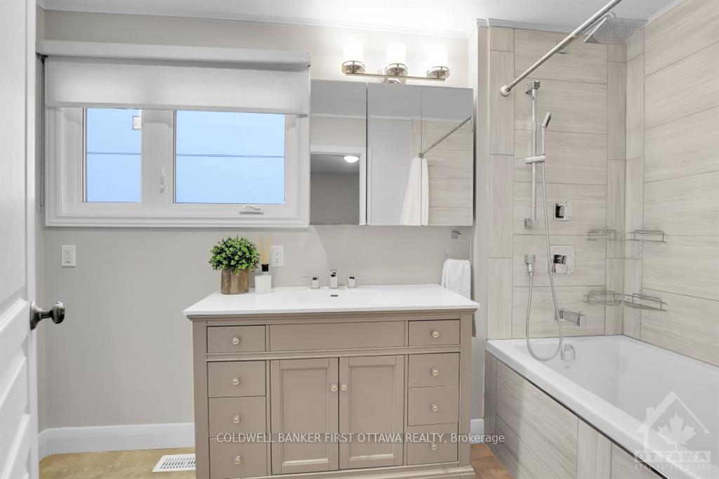 Photo 7 of 809 Maplewood Avenue, Ottawa, Queensway Terrace North — HOMEH