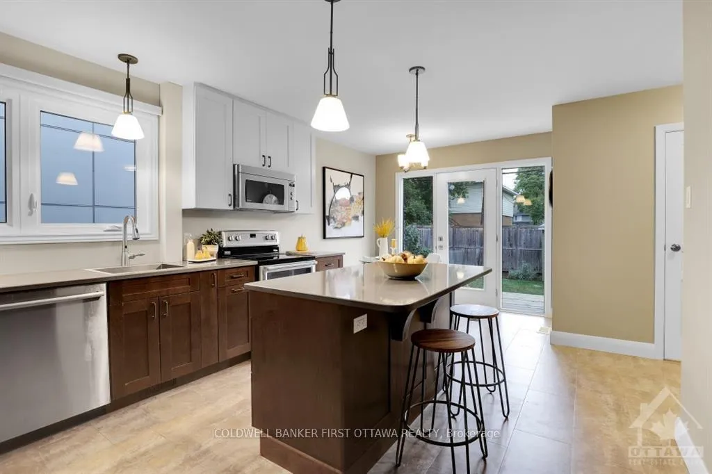 Photo 10 of 809 Maplewood Avenue, Ottawa, Queensway Terrace North — HOMEH