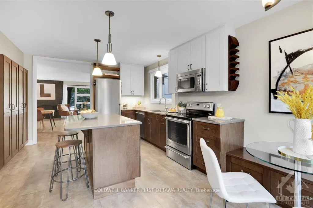 Photo 11 of 809 Maplewood Avenue, Ottawa, Queensway Terrace North — HOMEH