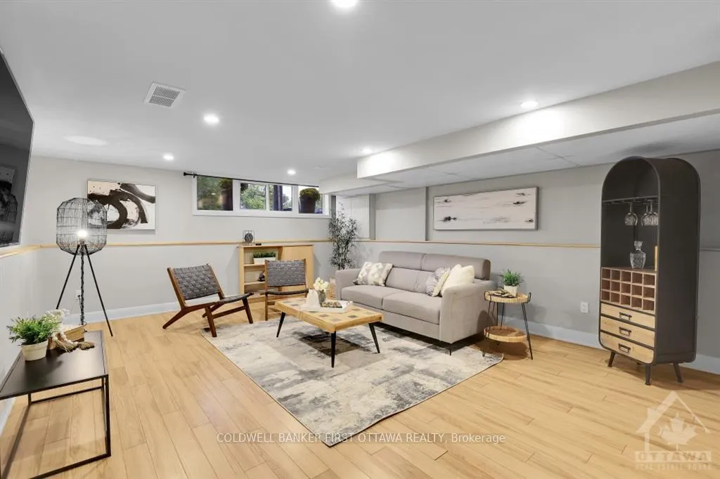 Photo 14 of 809 Maplewood Avenue, Ottawa, Queensway Terrace North — HOMEH