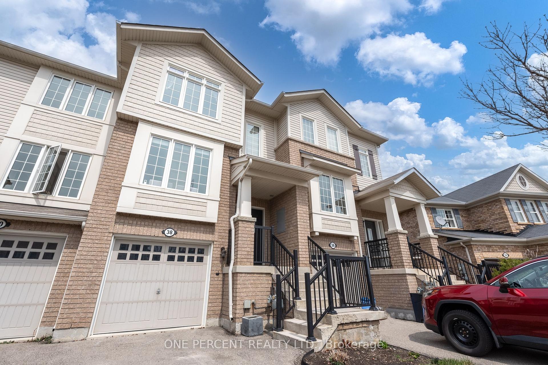 Photo 2 of 38 Ohara Lane, Hamilton, Meadowlands — HOMEH