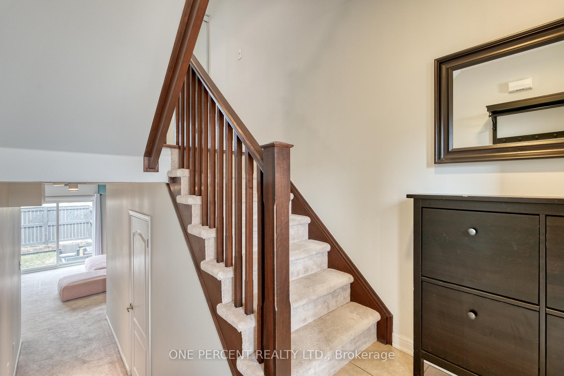 Photo 3 of 38 Ohara Lane, Hamilton, Meadowlands — HOMEH