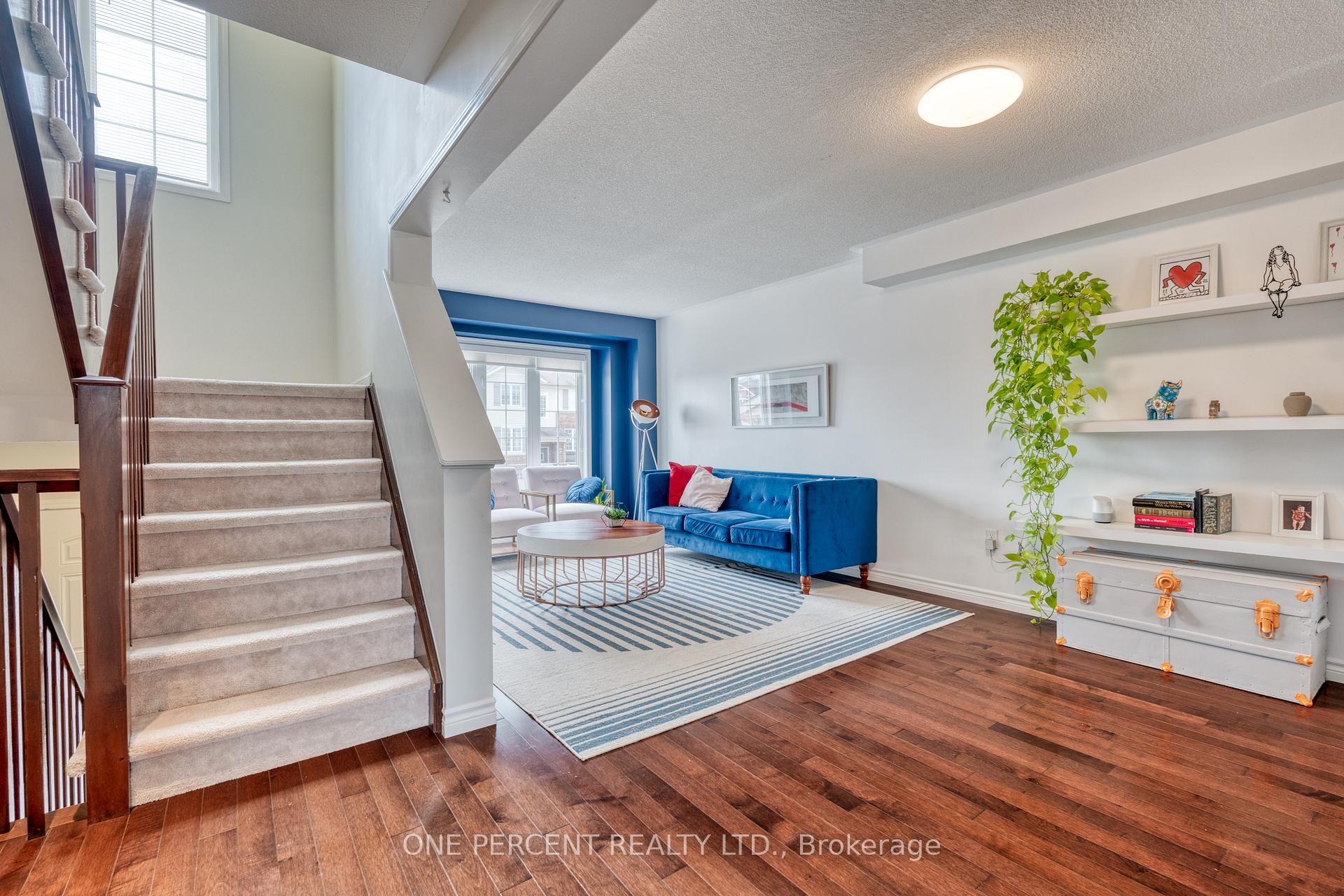 Photo 5 of 38 Ohara Lane, Hamilton, Meadowlands — HOMEH