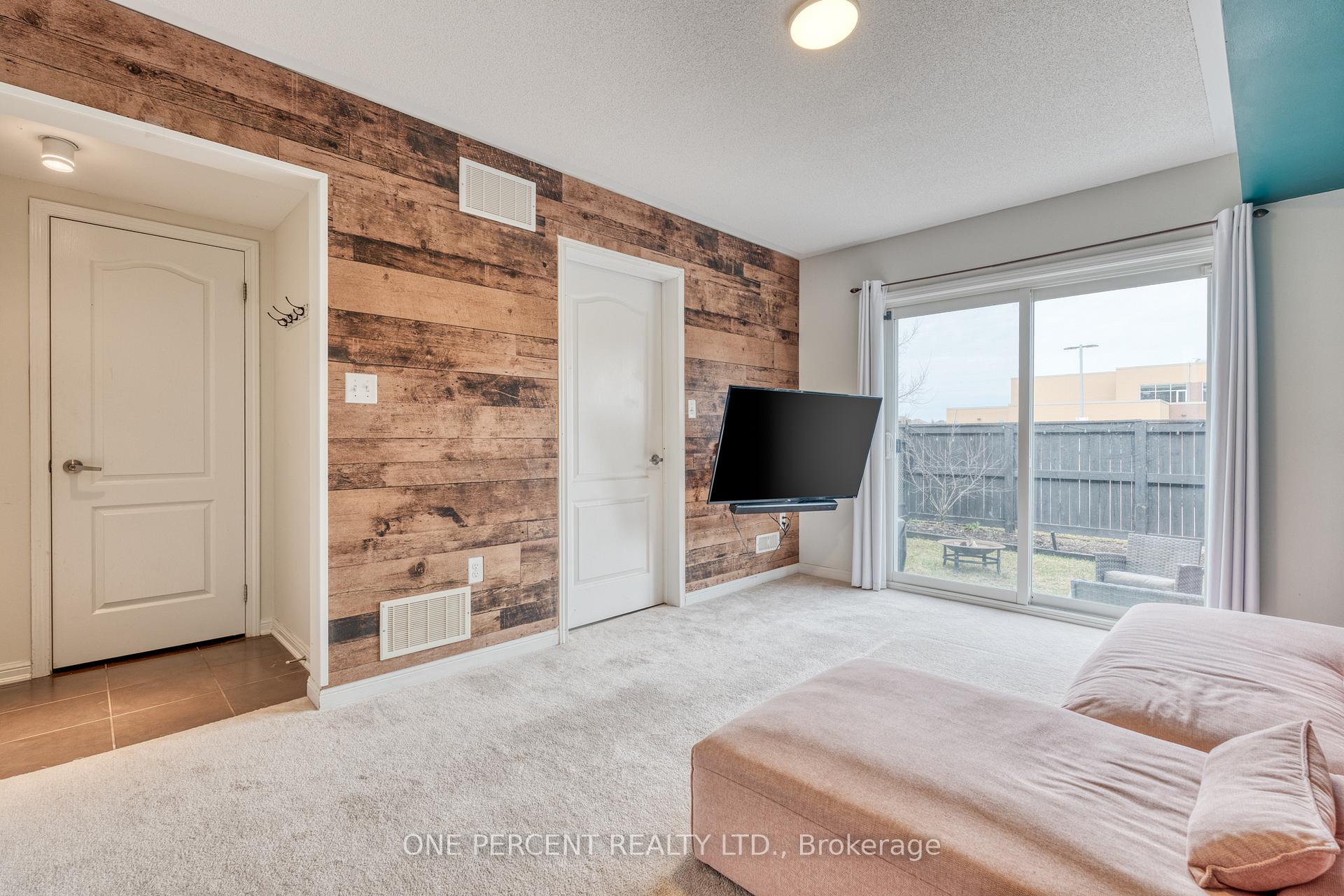 Photo 29 of 38 Ohara Lane, Hamilton, Meadowlands — HOMEH